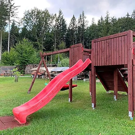 Nad Koupalistem Lodge *